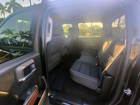 Used 2017 GMC Sierra 1500 SLE w/ SLE Value Package image 26