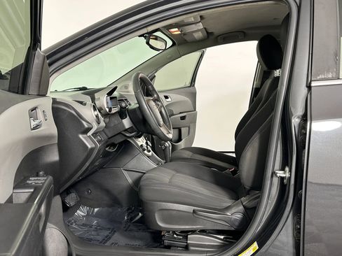 Used 2015 Chevrolet Sonic LT image 22