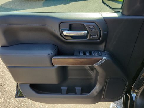 Used 2022 GMC Sierra 1500 SLT AWD/4WD image 18