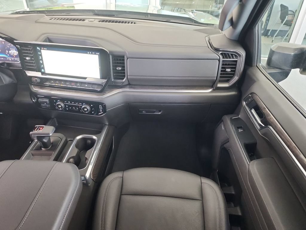 Certified 2025 Chevrolet Silverado 1500 LTZ w/ LTZ Premium Package AWD/4WD image 29