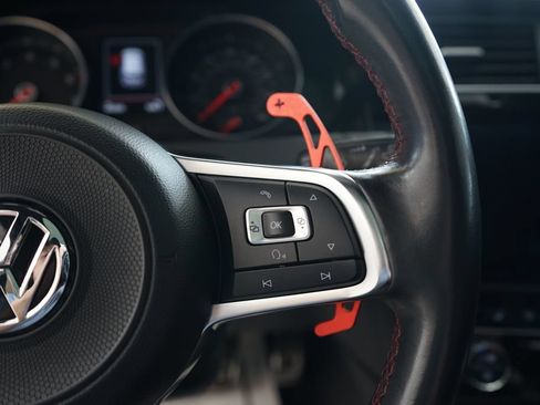 Used 2018 Volkswagen GTI SE FWD image 28