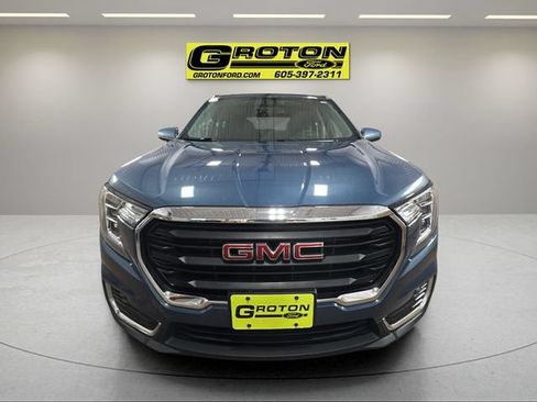 Used 2024 GMC Terrain SLE AWD/4WD image 8