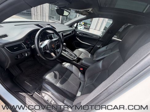 Used 2018 Porsche Macan Sport Edition AWD/4WD image 29