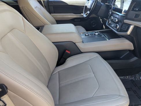 Used 2024 Ford Expedition Max Limited image 9