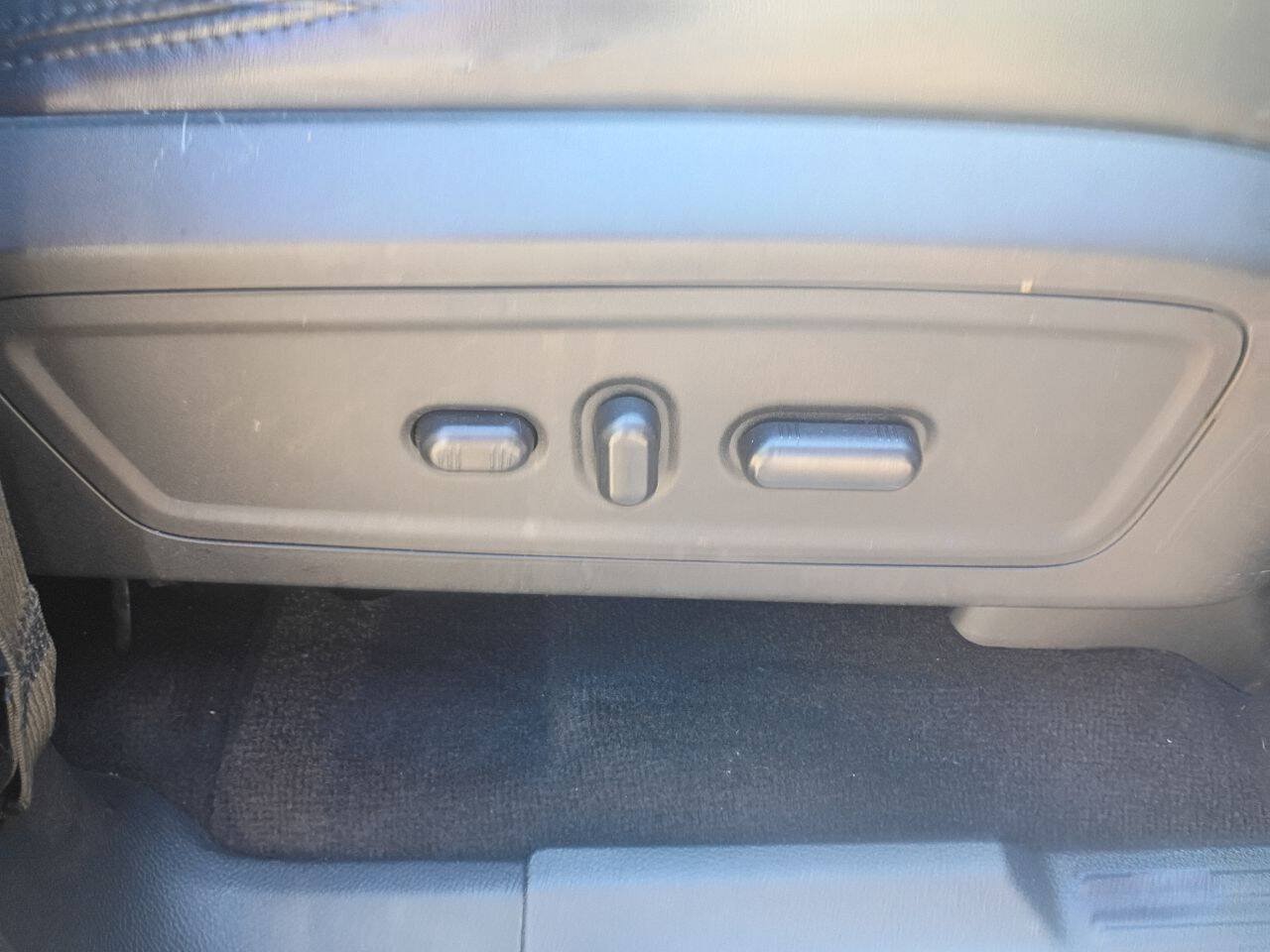 Used 2016 Lincoln Navigator L Select AWD/4WD image 19