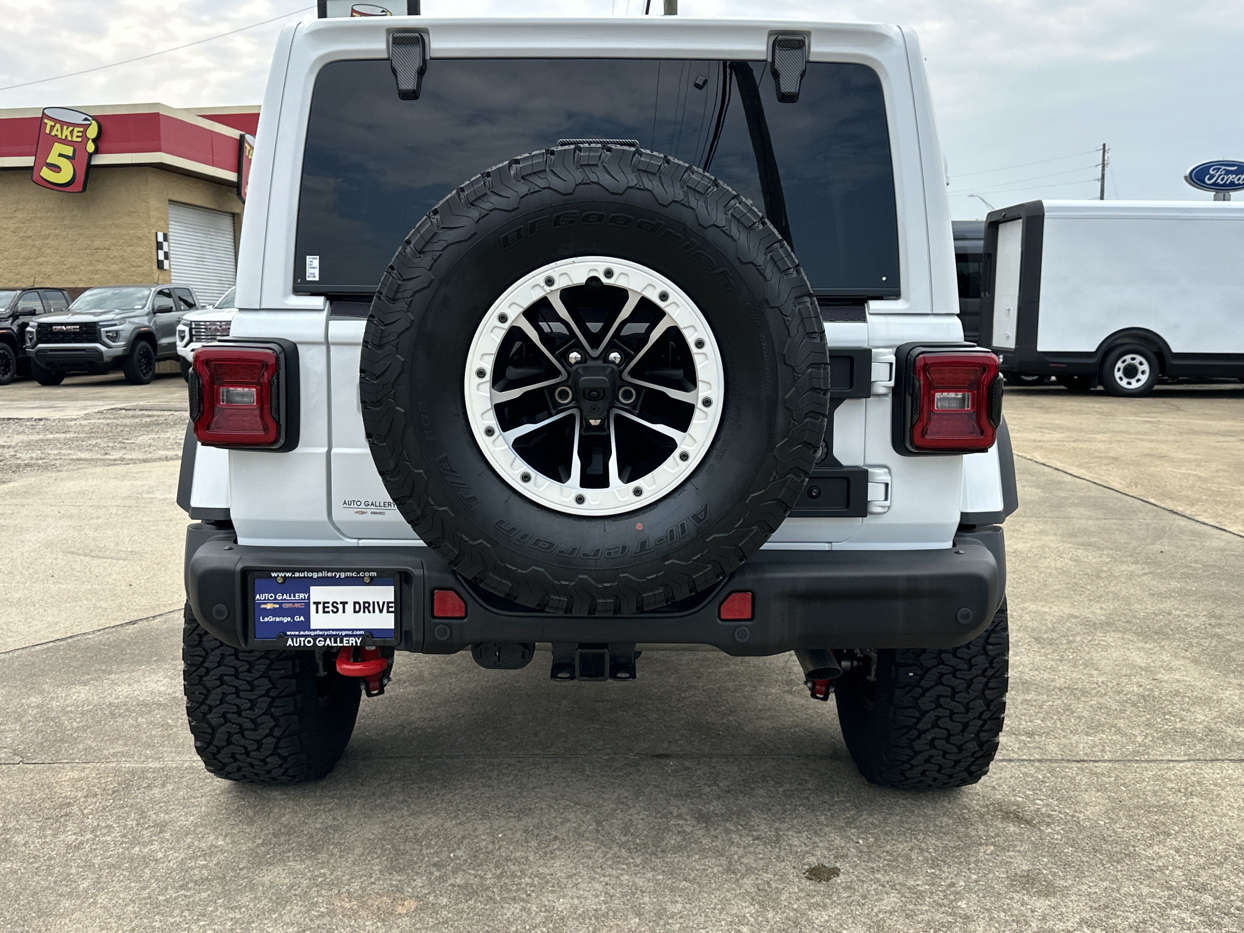 Used 2025 Jeep Wrangler Unlimited Rubicon AWD/4WD image 7