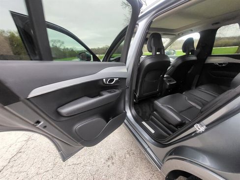 Used 2016 Volvo XC90 T5 Momentum image 25