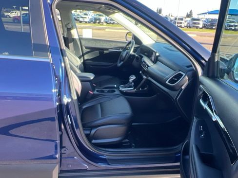 Used 2024 Kia Seltos EX AWD/4WD image 32