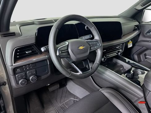 Used 2025 Chevrolet Tahoe Premier AWD/4WD image 9