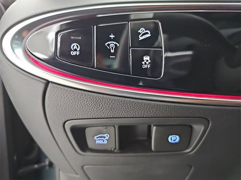 Used 2024 Genesis GV70 2.5T w/ Sport Prestige Package image 39