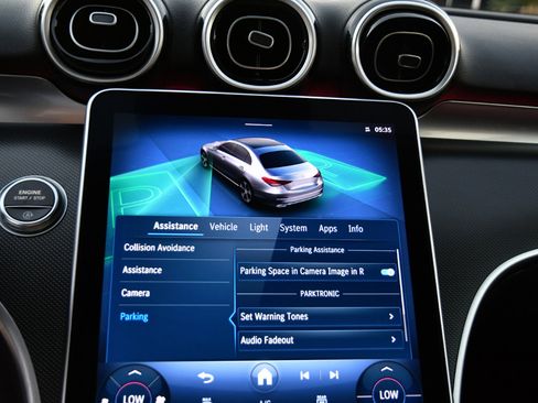 Used 2025 Mercedes-Benz C 300 Sedan image 26