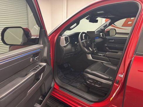 Used 2024 Toyota Sequoia Platinum image 5