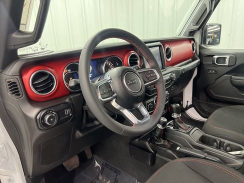 Used 2023 Jeep Wrangler Unlimited Rubicon image 18