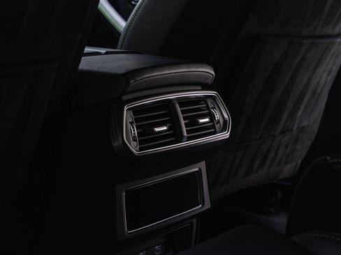Used 2023 Lamborghini Urus Performante AWD/4WD image 23