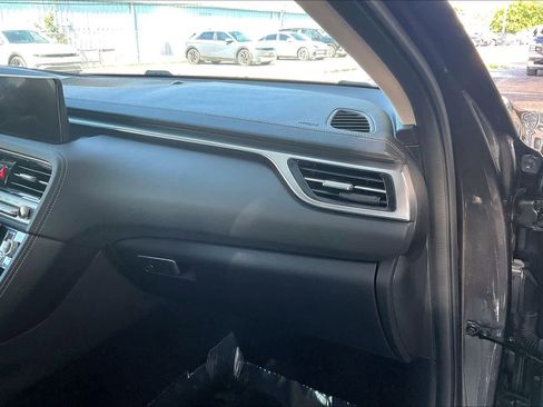 Used 2025 Genesis G70 2.5T RWD image 19