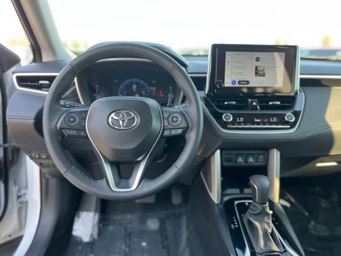 Certified 2024 Toyota Corolla Cross XLE FWD image 12
