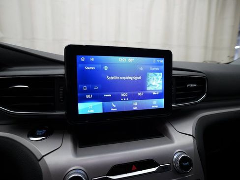 Used 2023 Ford Explorer XLT w/ Equipment Group 202A image 6