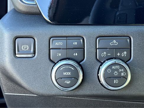 New 2026 GMC Sierra 1500 Elevation image 10