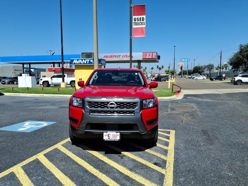 Used 2025 Nissan Frontier SV RWD image 8