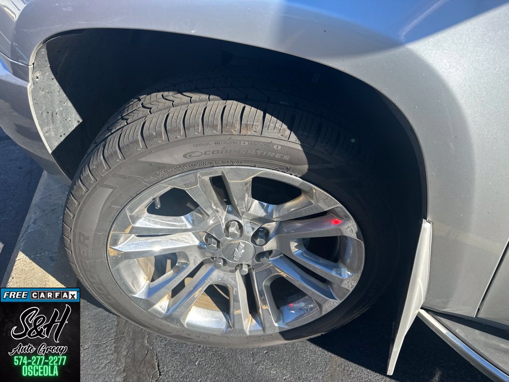 Used 2011 Cadillac Escalade AWD w/ Touring Package image 3