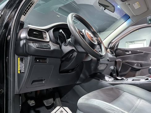 Used 2016 Kia Sorento LX image 19