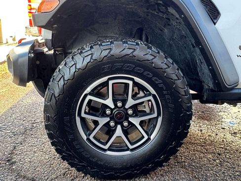 Used 2025 Jeep Wrangler Rubicon image 29