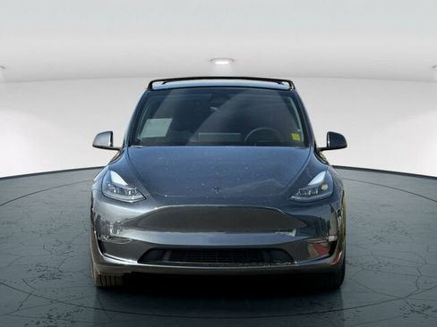 Used 2024 Tesla Model Y Performance image 9