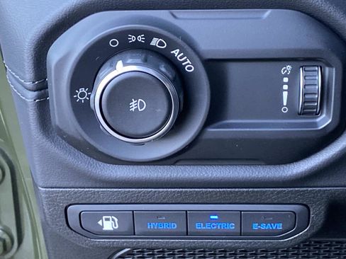 Used 2024 Jeep Wrangler Sahara w/ Technology Group image 23