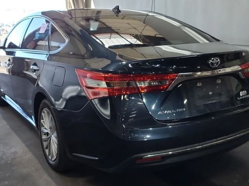 Used 2016 Toyota Avalon Limited w/ Toyota Safety Sense Package FWD image 3