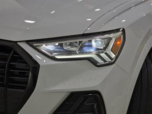 Certified 2025 Audi Q3 2.0T Premium Plus w/ Premium Plus Package image 34