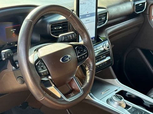 Used 2022 Ford Explorer King Ranch w/ Premium Technology Package AWD/4WD image 21