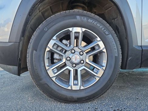 Used 2025 GMC Terrain Elevation image 24