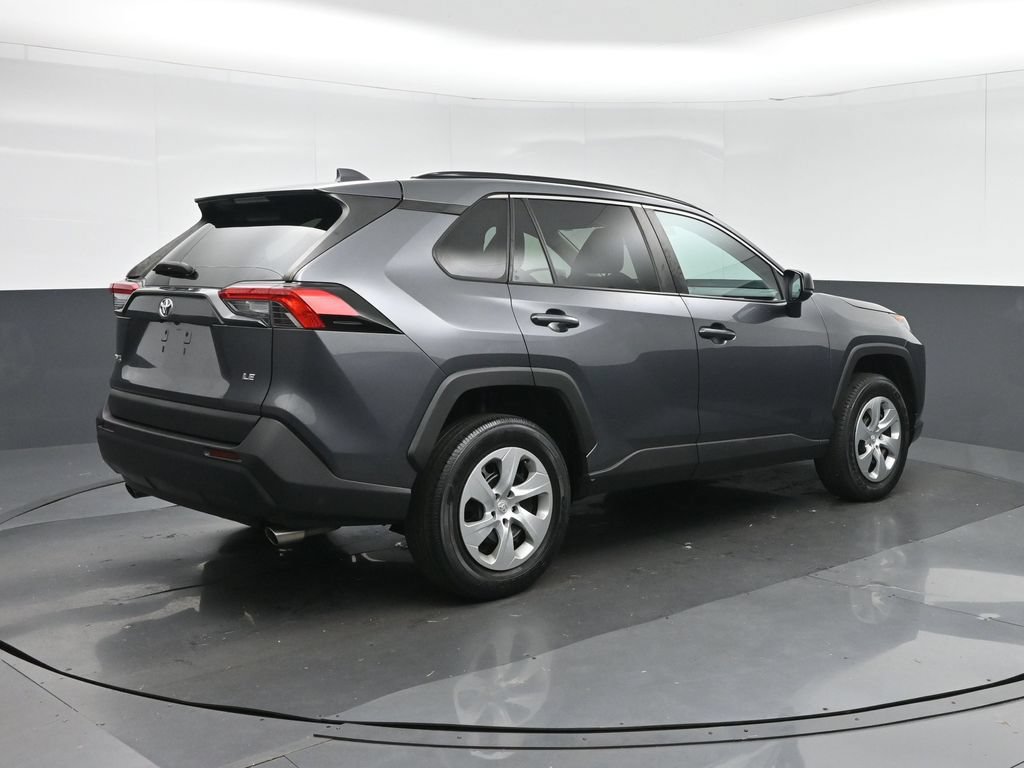 Used 2021 Toyota RAV4 LE FWD image 7