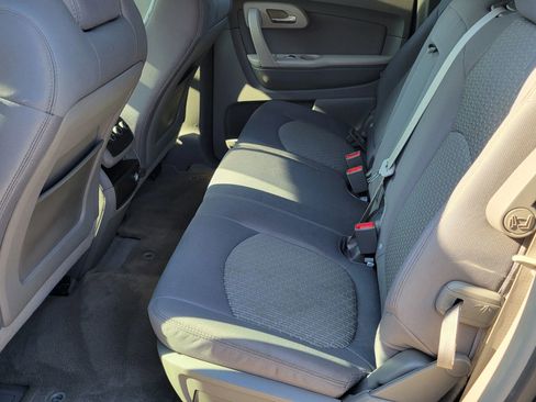 Used 2012 Chevrolet Traverse LS FWD image 12