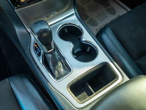 Used 2020 Jeep Grand Cherokee Altitude image 15