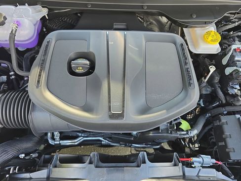 New 2026 RAM 1500 Laramie AWD/4WD image 32