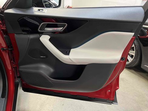 Used 2019 Jaguar F-PACE Prestige image 82