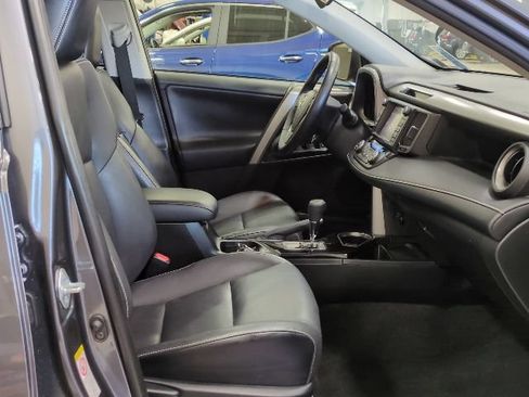 Used 2018 Toyota RAV4 Limited w/ Advanced Technology Package AWD/4WD image 15