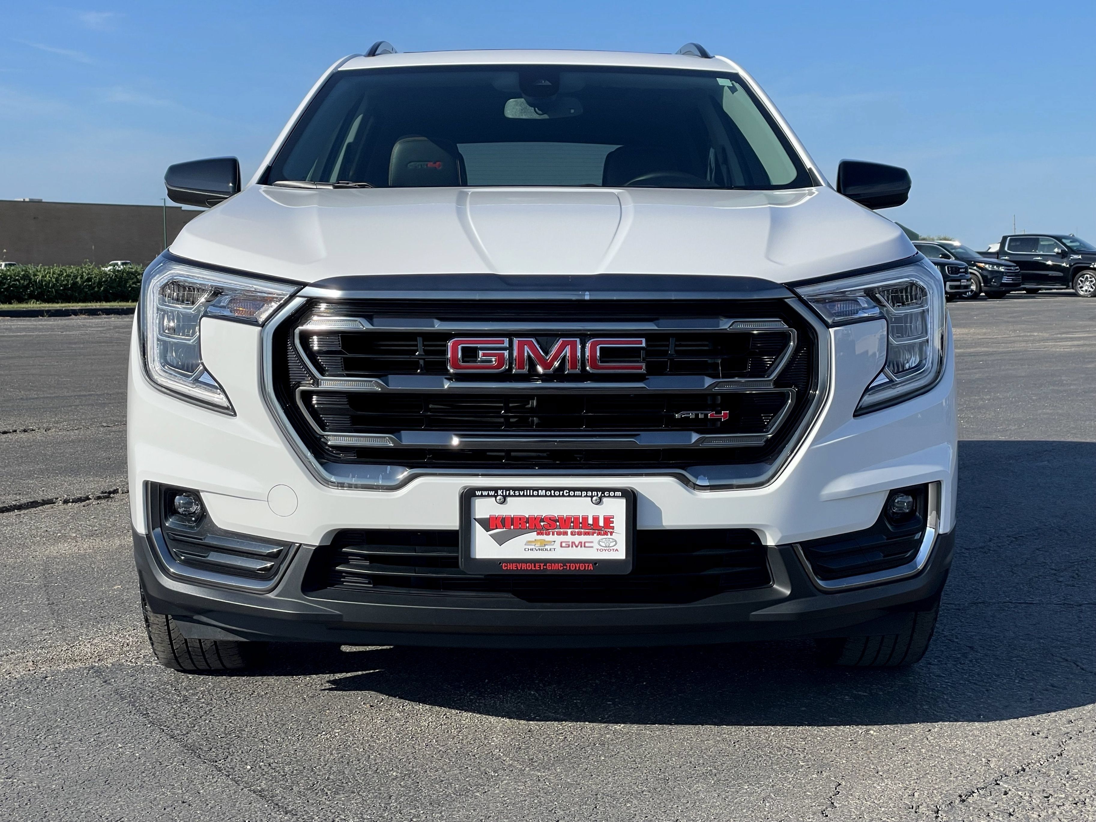 Used 2024 GMC Terrain AT4 w/ Infotainment Package II AWD/4WD image 9