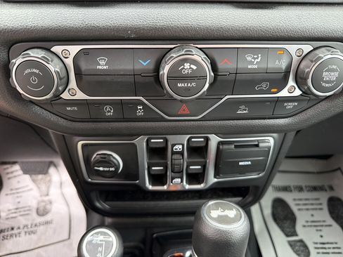 Used 2026 Jeep Wrangler Unlimited Sport AWD/4WD image 22