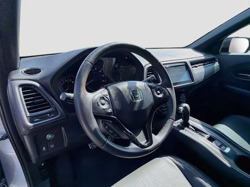Used 2019 Honda HR-V Sport image 12