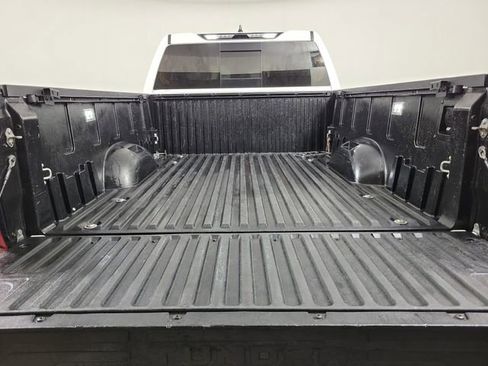 Used 2022 Toyota Tundra SR5 w/ SR5 Premium Package AWD/4WD image 10