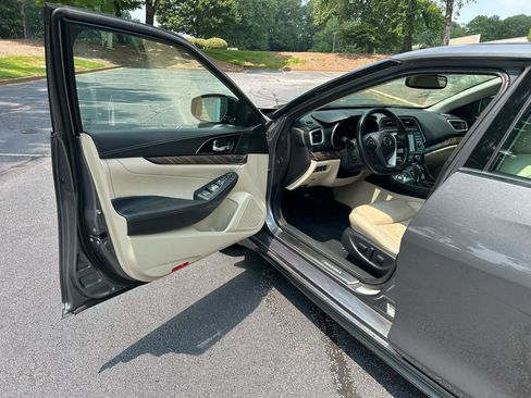 Used 2016 Nissan Maxima Platinum FWD image 11