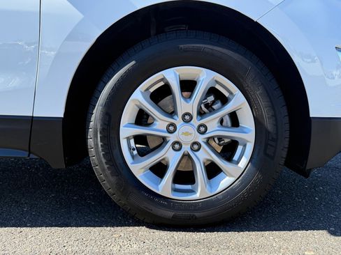 Used 2018 Chevrolet Equinox LS image 9