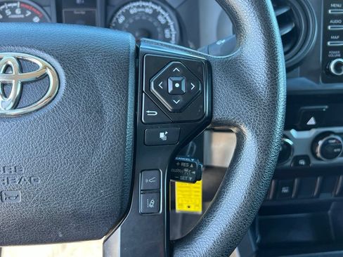 Used 2022 Toyota Tacoma SR AWD/4WD image 29
