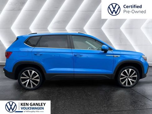 Used 2022 Volkswagen Taos SE w/ Panoramic Sunroof Package AWD/4WD image 4