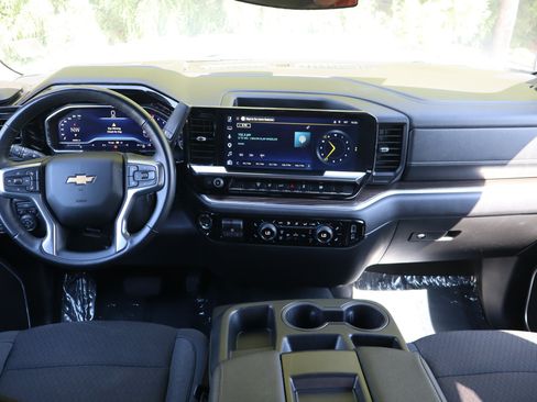 Used 2025 Chevrolet Silverado 2500 LT w/ Convenience Package AWD/4WD image 19