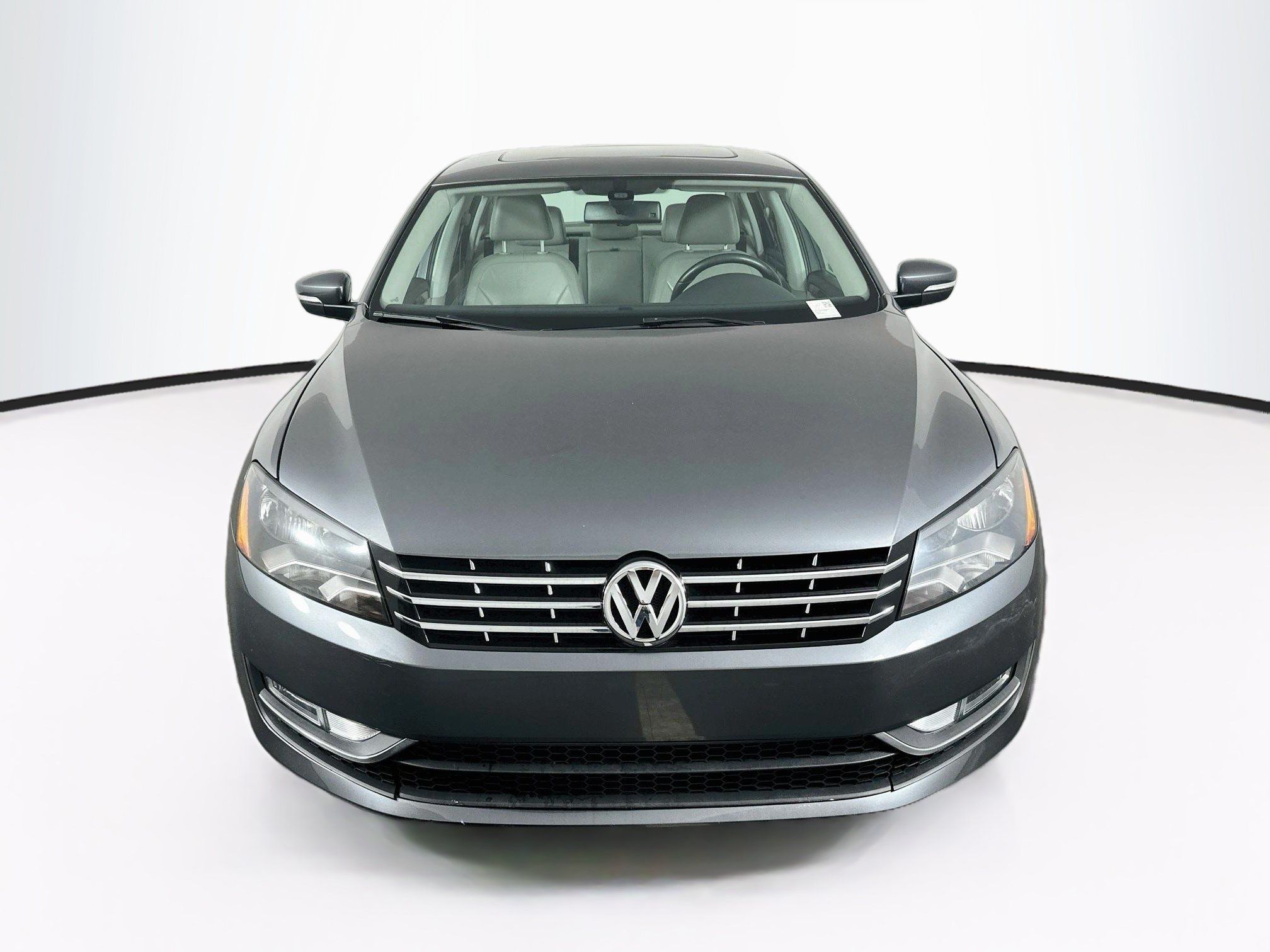 Used 2012 Volkswagen Passat 2.5 SEL Premium FWD image 2