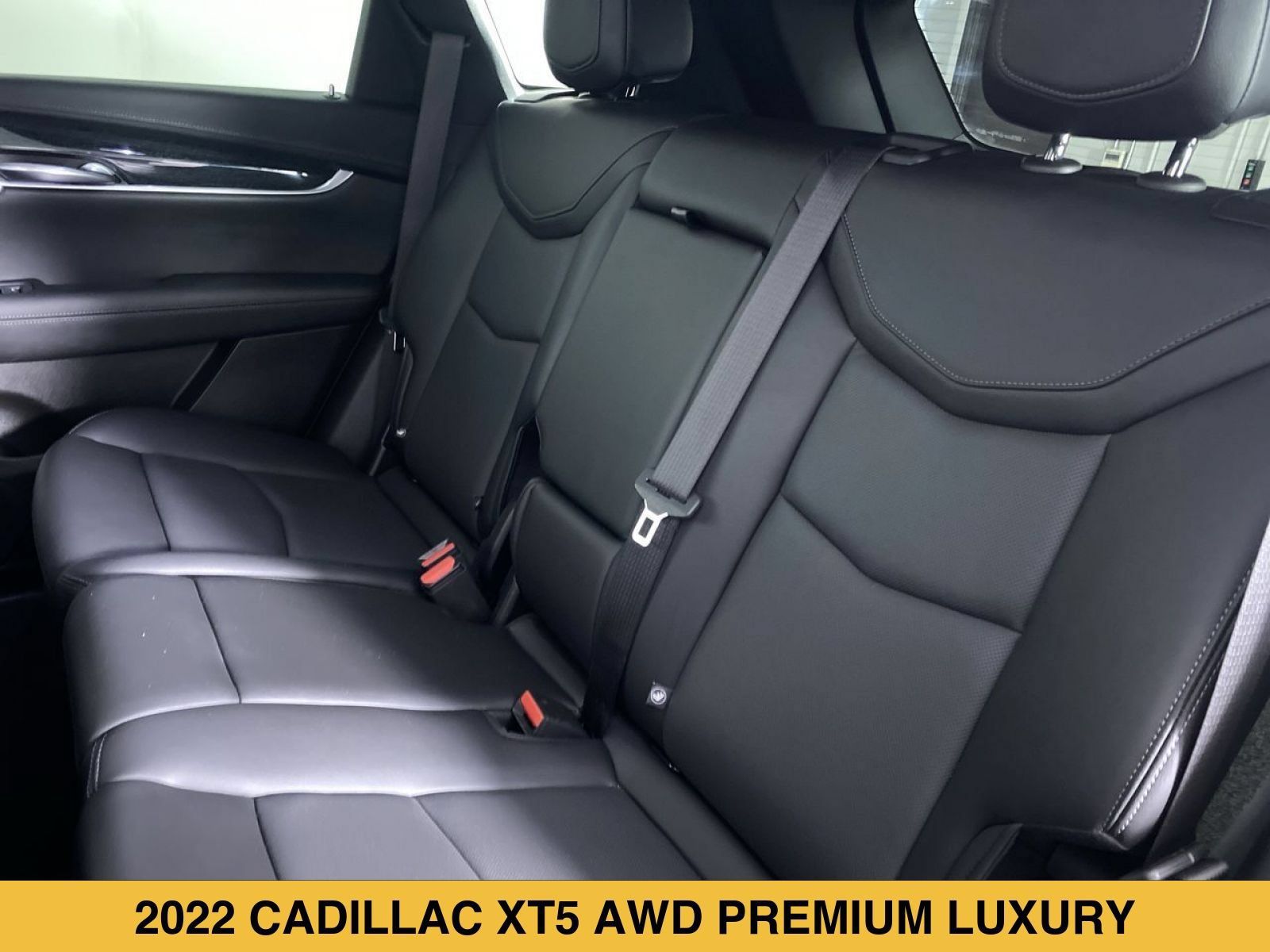 Certified 2022 Cadillac XT5 Premium Luxury AWD/4WD image 14