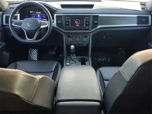 Certified 2022 Volkswagen Atlas SE image 12